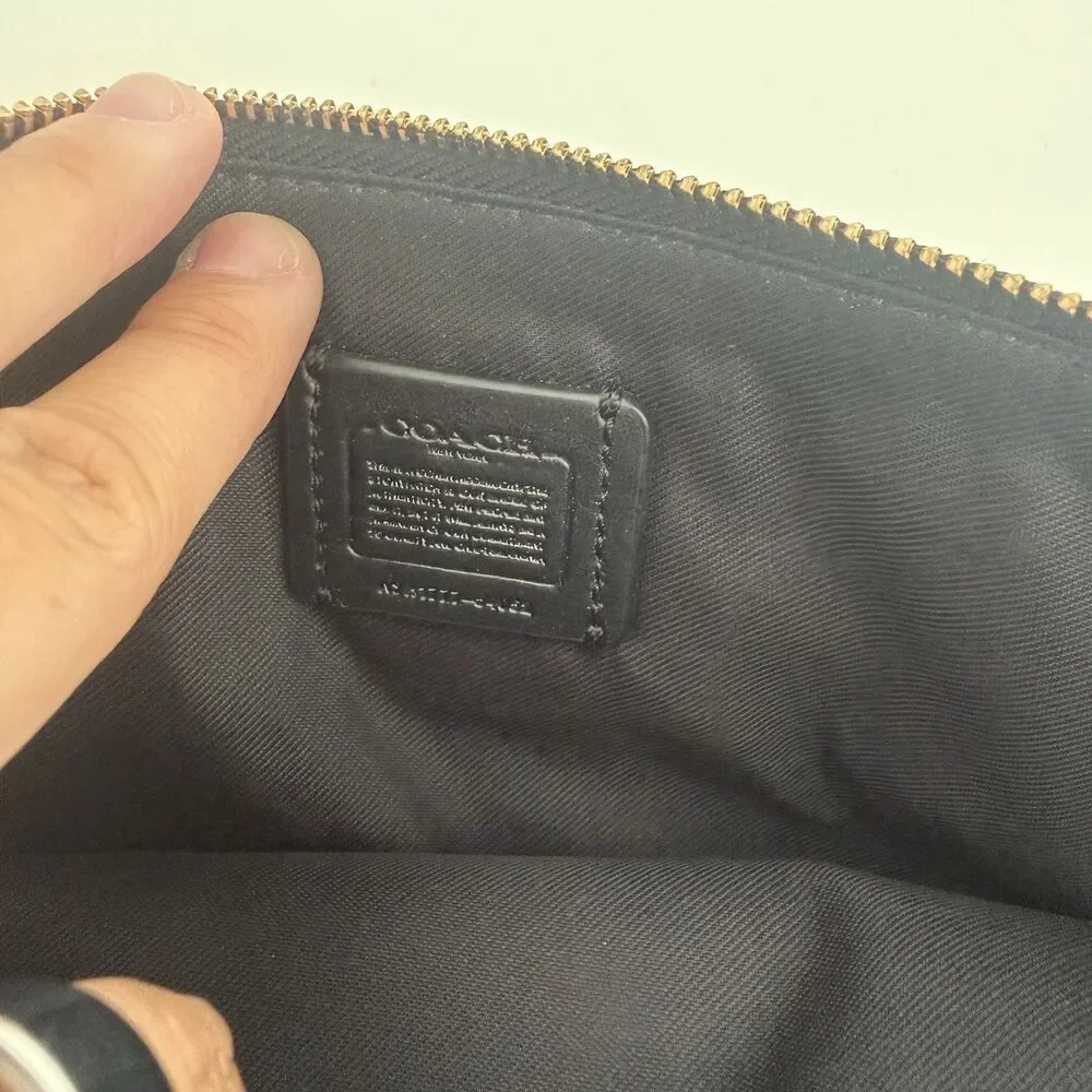 COACH Black Pebble Leather Corner Zip Wristlet Gold Classic Old Money Minimalist